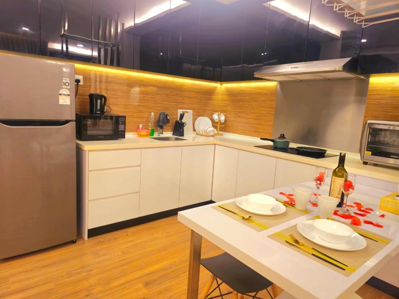 Symphony Tower 高贵环境和安静舒适20分钟到 Kl Homestay Kampong Baharu Balakong